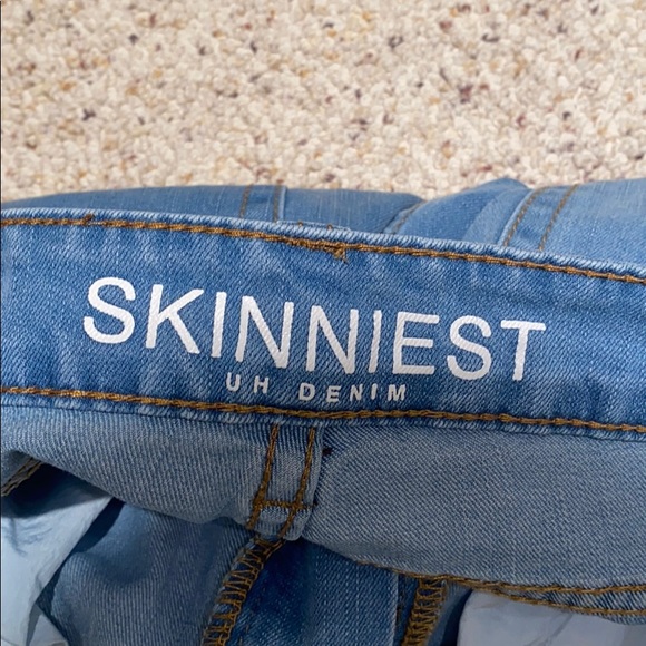 Light washed Blue Notes Jeans - Picture 3 of 4